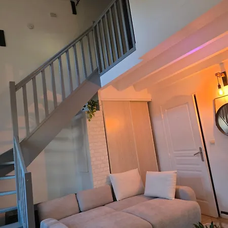 Jolie Maison Avec Piscine Partagé *