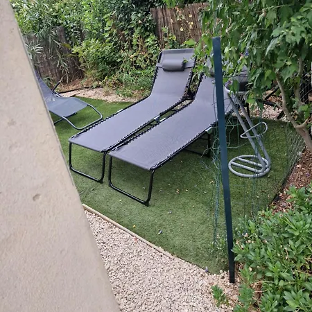 Jolie Maison Avec Piscine Partagé